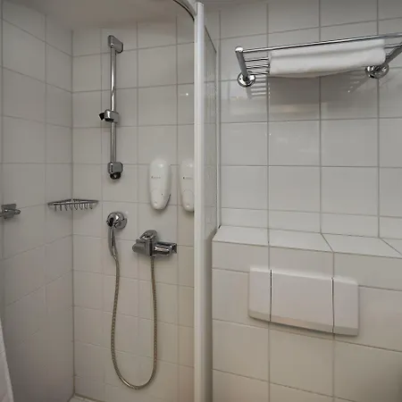 拉赫蒂市斯堪迪克酒店 酒店